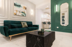 Newly refurbished glamorous flat in the center by REMS